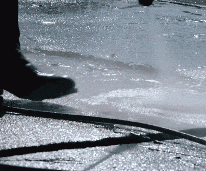 Power washing driveway - MarMac AIS